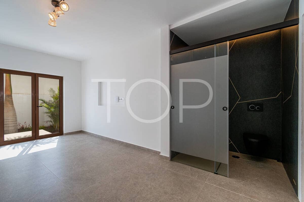 6 sovrum Villa till salu i Adeje med pool garage - 3 190 000 € (Ref: 9990073)