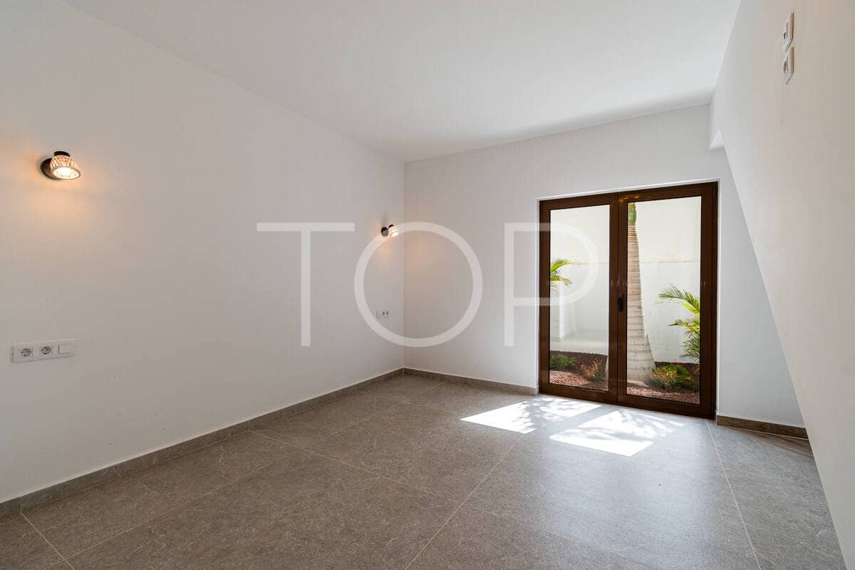 6 sovrum Villa till salu i Adeje med pool garage - 3 190 000 € (Ref: 9990073)