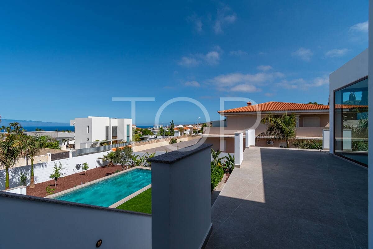 6 sovrum Villa till salu i Adeje med pool garage - 3 190 000 € (Ref: 9990073)