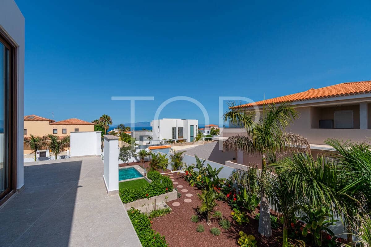 6 sovrum Villa till salu i Adeje med pool garage - 3 190 000 € (Ref: 9990073)