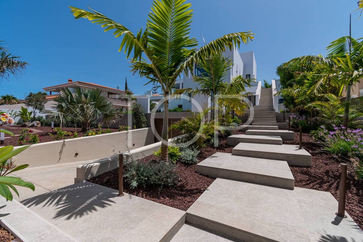 6 sovrum Villa till salu i Adeje med pool garage - 3 190 000 € (Ref: 9990073)