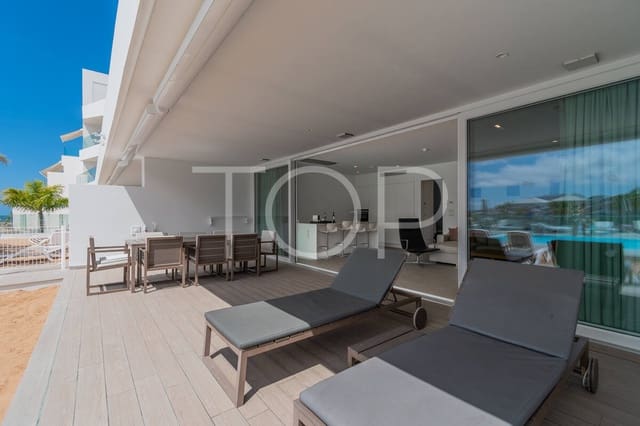 2 soverom Leilighet til salgs i Playa del Duque, Adeje med svømmebasseng garasje - € 995 000 (Ref: 9990074)