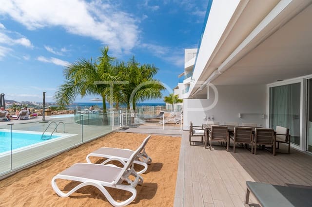 2 soverom Leilighet til salgs i Playa del Duque, Adeje med svømmebasseng garasje - € 995 000 (Ref: 9990074)