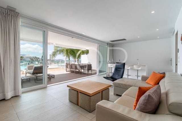 2 soverom Leilighet til salgs i Playa del Duque, Adeje med svømmebasseng garasje - € 995 000 (Ref: 9990074)