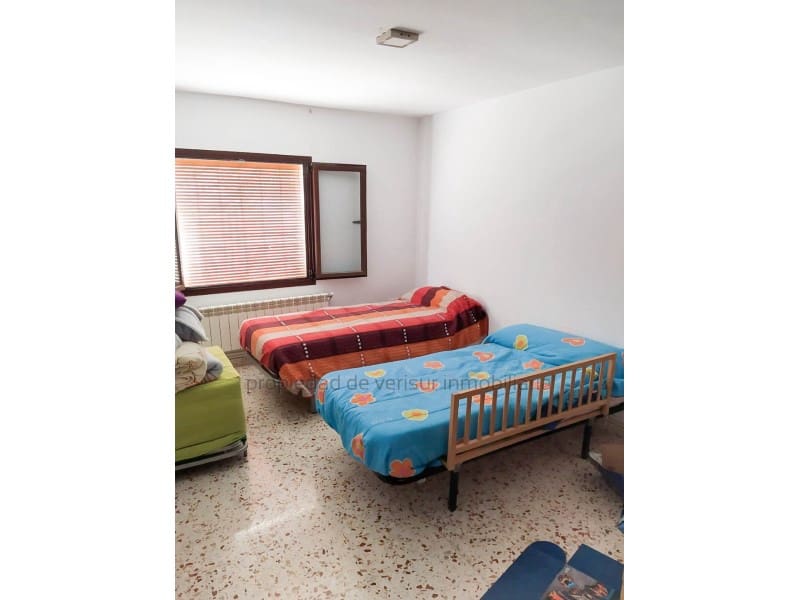 5 soveværelse Finca/Landehus til salg i Baza - € 220.000 (Ref: 9149872)