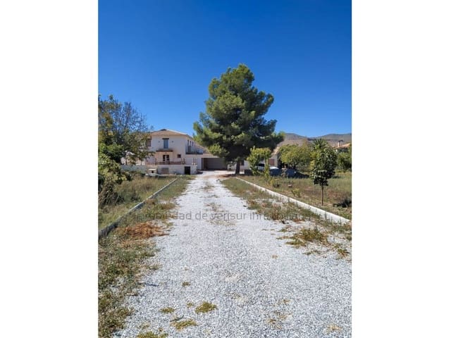 5 bedroom Finca/Country House for sale in Baza - € 220,000 (Ref: 9149872)