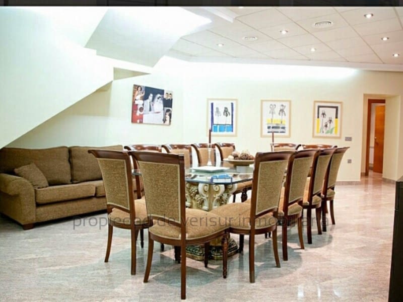 5 soverom Villa til salgs i Calabardina med svømmebasseng garasje - € 500 000 (Ref: 9149899)