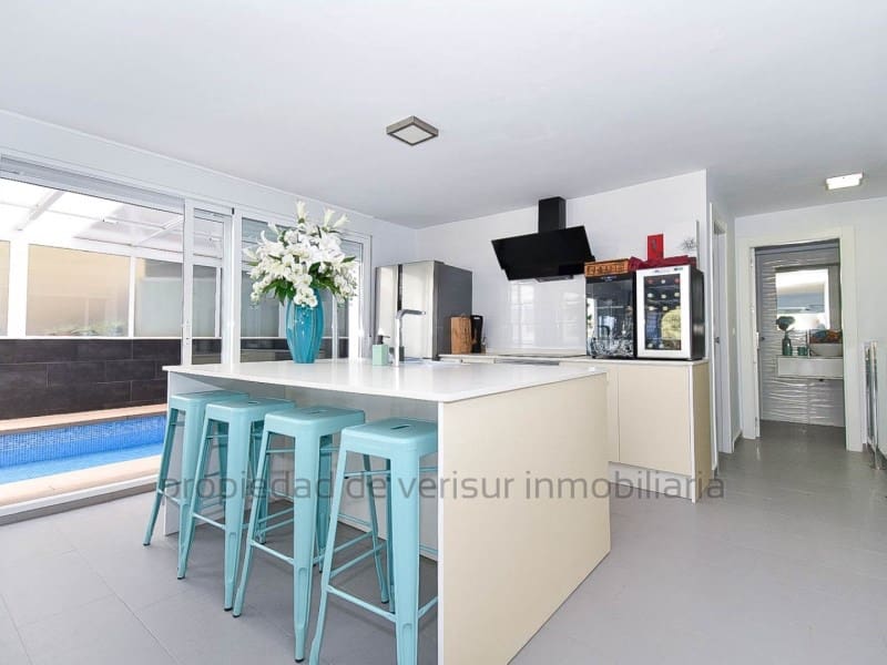 4 soveværelse Villa til salg i Aguilas med garage - € 365.000 (Ref: 9149946)