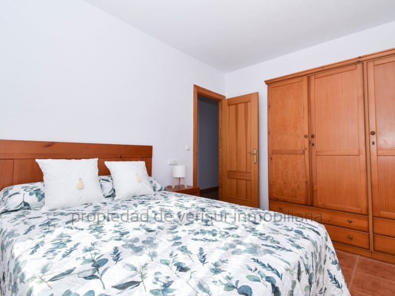 2 slaapkamer Appartement voor vakantieverhuur in Calabardina met garage - € 1.500 (Ref: 9149973)