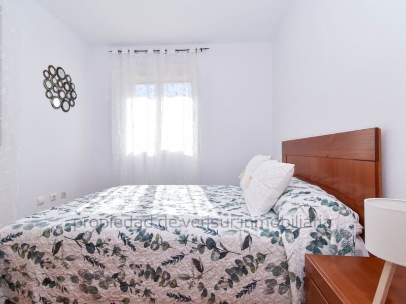 2 slaapkamer Appartement voor vakantieverhuur in Calabardina met garage - € 1.500 (Ref: 9149973)