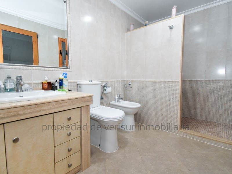 10 soveværelse Byhus til salg i Caudete med garage - € 152.000 (Ref: 9150000)