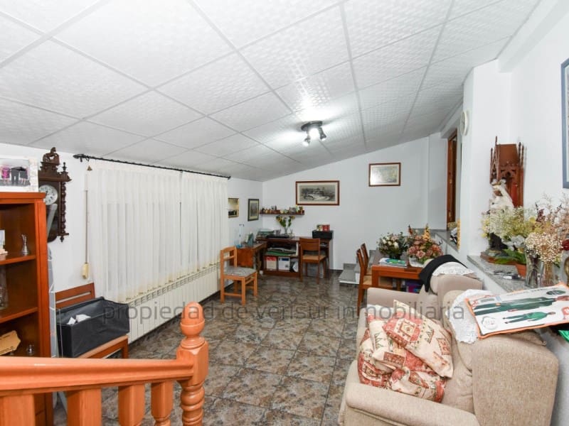 10 soveværelse Byhus til salg i Caudete med garage - € 152.000 (Ref: 9150000)