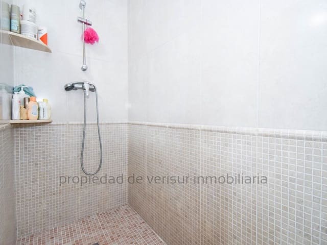 10 bedroom Townhouse for sale in Caudete with garage - € 152,000 (Ref: 9150000)
