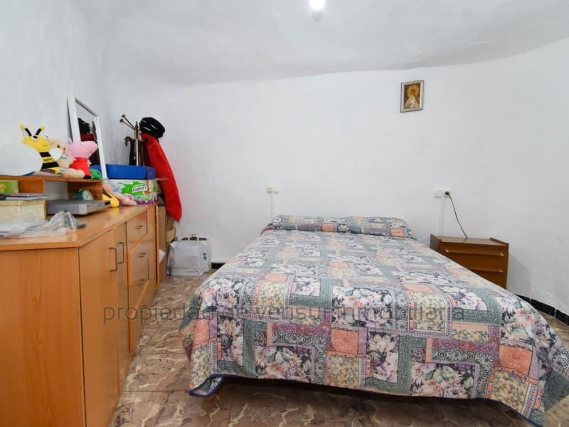 10 soveværelse Byhus til salg i Caudete med garage - € 152.000 (Ref: 9150000)