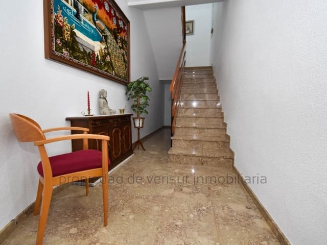 10 bedroom Townhouse for sale in Caudete with garage - € 152,000 (Ref: 9150000)