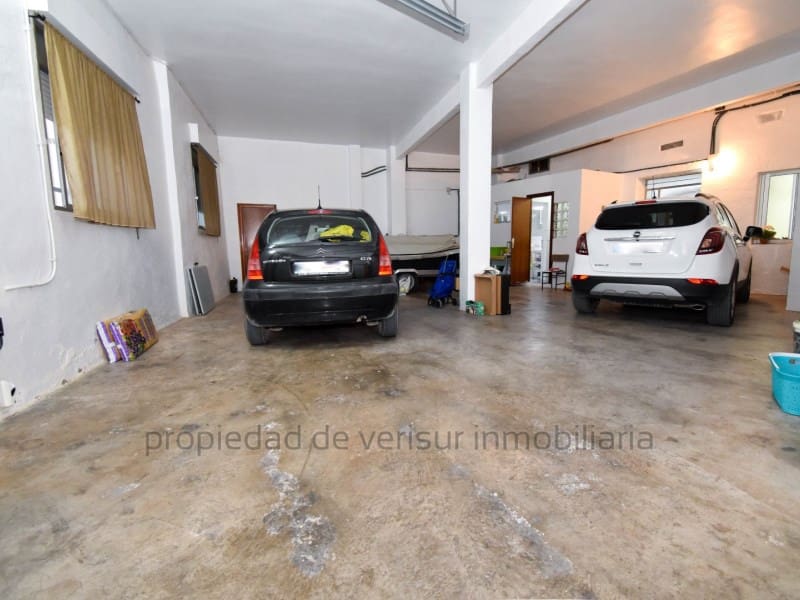 10 soveværelse Byhus til salg i Caudete med garage - € 152.000 (Ref: 9150000)