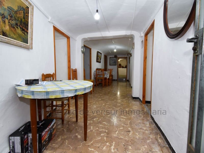 10 soveværelse Byhus til salg i Caudete med garage - € 152.000 (Ref: 9150000)