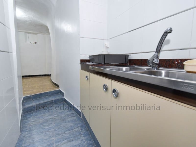 10 soveværelse Byhus til salg i Caudete med garage - € 152.000 (Ref: 9150000)