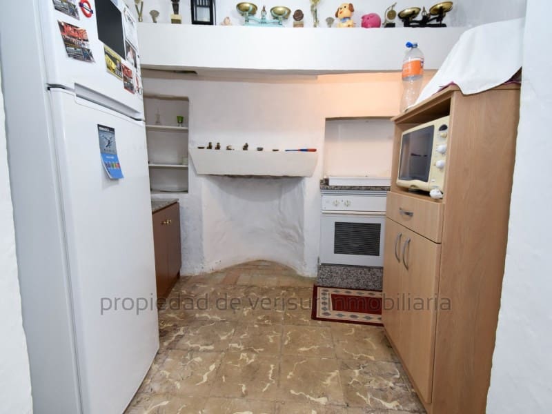 10 soveværelse Byhus til salg i Caudete med garage - € 152.000 (Ref: 9150000)