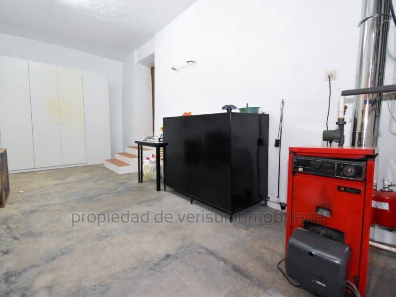 10 soveværelse Byhus til salg i Caudete med garage - € 152.000 (Ref: 9150000)