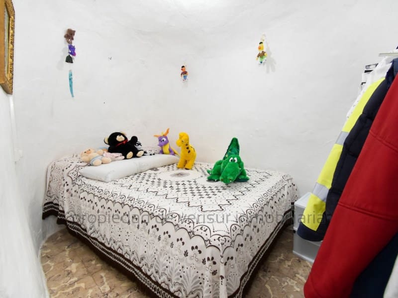 10 soveværelse Byhus til salg i Caudete med garage - € 152.000 (Ref: 9150000)