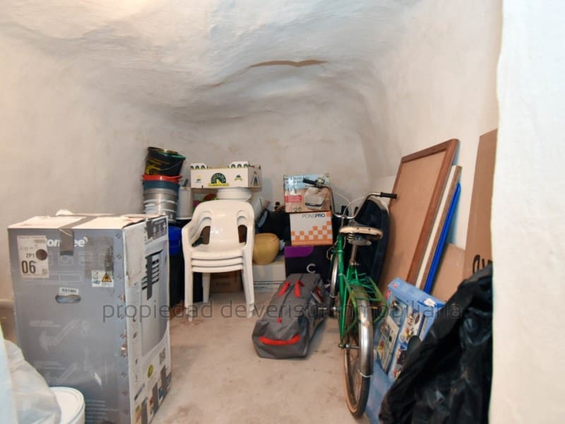 10 soveværelse Byhus til salg i Caudete med garage - € 152.000 (Ref: 9150000)