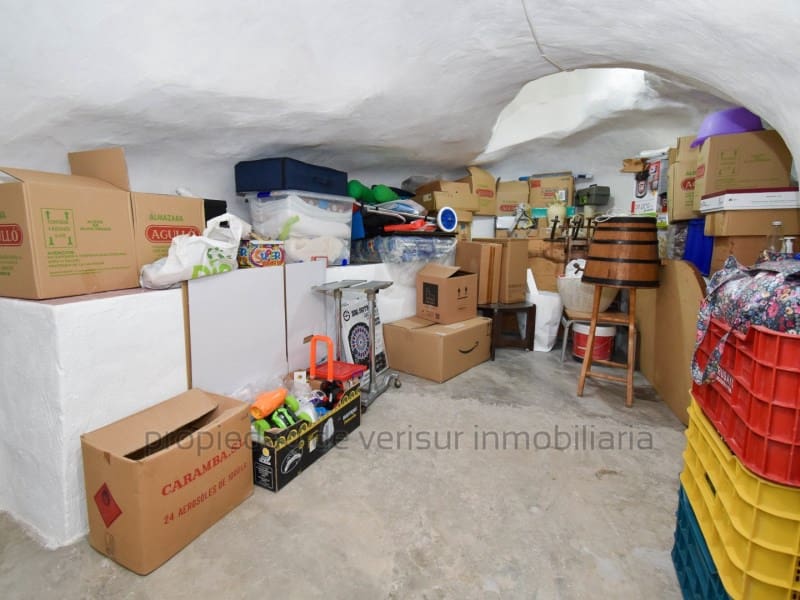 10 soveværelse Byhus til salg i Caudete med garage - € 152.000 (Ref: 9150000)