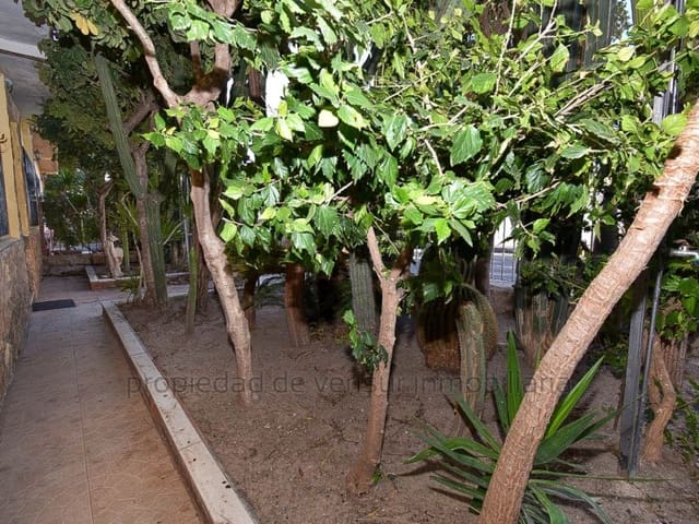 8 soveværelse Byhus til salg i San Juan de los Terreros, Pulpí med garage - € 250.000 (Ref: 9150003)
