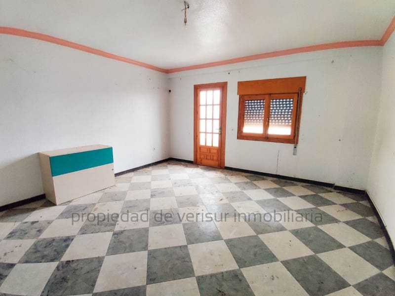 3 bedroom Flat for sale in Fines - € 41,500 (Ref: 9150046)