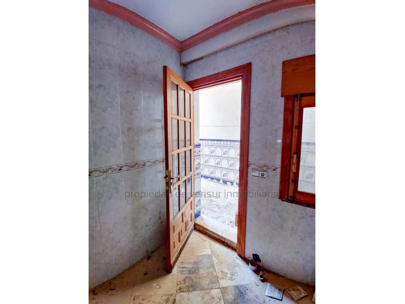 3 bedroom Flat for sale in Fines - € 41,500 (Ref: 9150046)