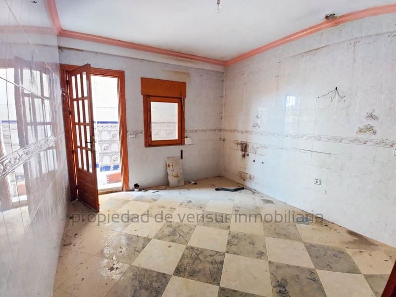 3 bedroom Flat for sale in Fines - € 41,500 (Ref: 9150046)