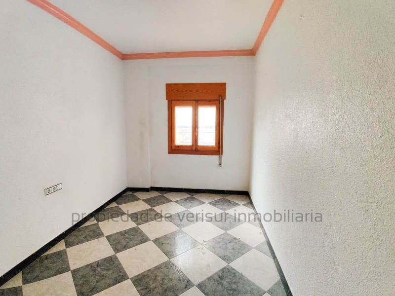 3 bedroom Flat for sale in Fines - € 41,500 (Ref: 9150046)