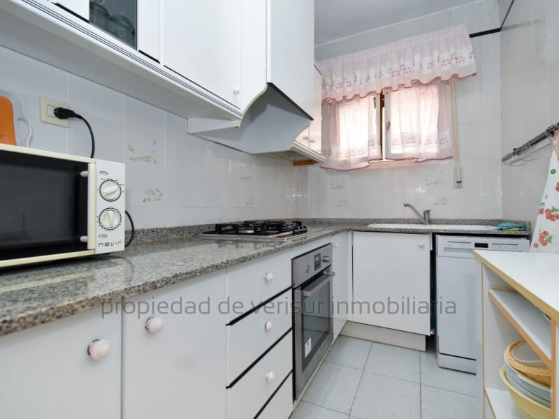 3 soveværelse Villa til leje i Calarreona med garage - € 700 (Ref: 9150055)