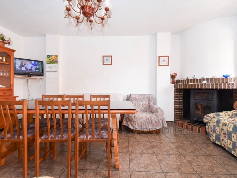 3 bedroom Flat for rent in Calabardina - € 700 (Ref: 9197971)