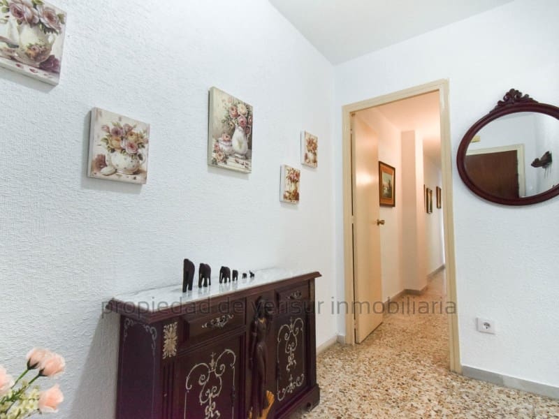 3 bedroom Flat for rent in Aguilas with garage - € 650 (Ref: 9262866)