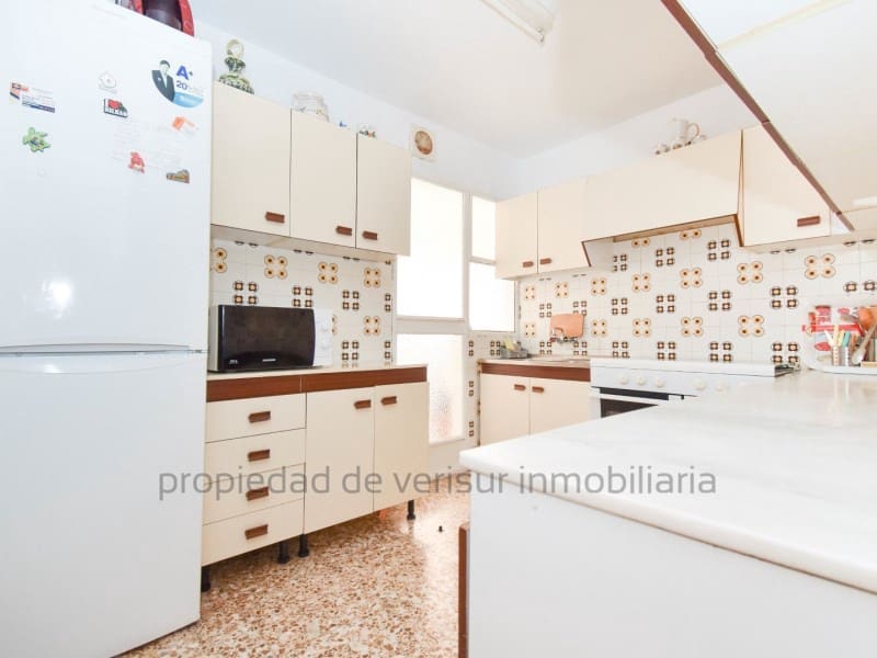 3 bedroom Flat for rent in Aguilas with garage - € 650 (Ref: 9262866)