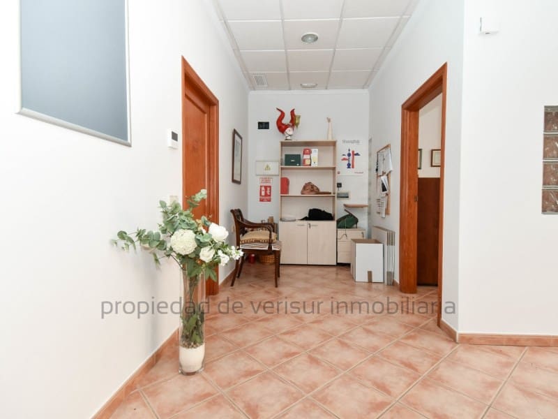 Erhverv til leje i Aguilas - € 500 (Ref: 9276568)