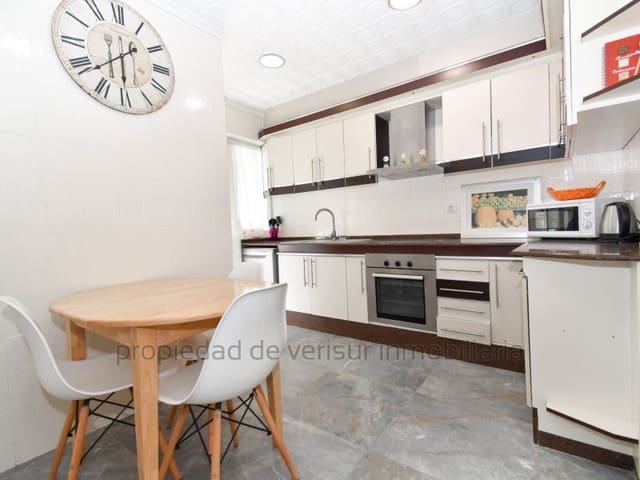 3 bedroom Flat for rent in Casco Antiguo, Aguilas - € 700 (Ref: 9356334)