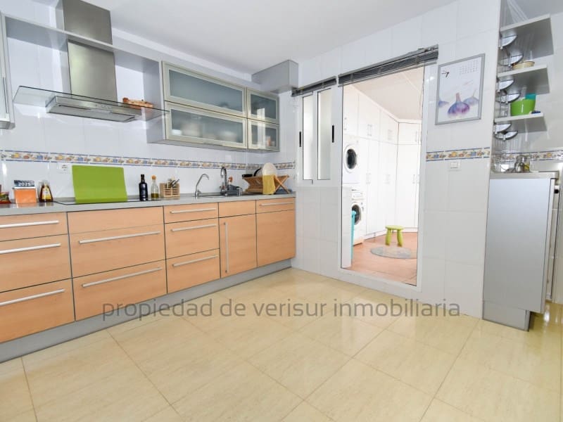 Apartamento de 4 habitaciones en Aguilas en alquiler con garaje - 900 € (Ref: 9414339)