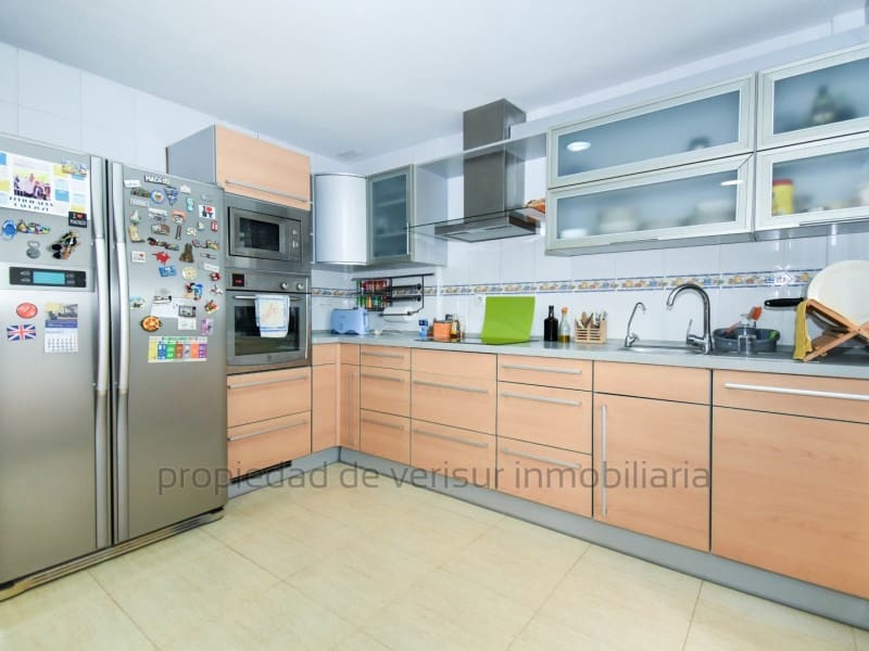 Apartamento de 4 habitaciones en Aguilas en alquiler con garaje - 900 € (Ref: 9414339)