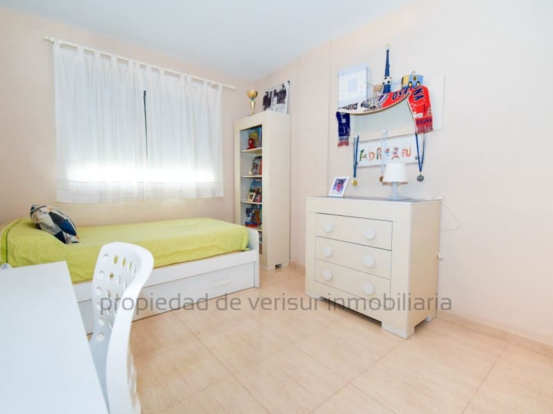 Apartamento de 4 habitaciones en Aguilas en alquiler con garaje - 900 € (Ref: 9414339)