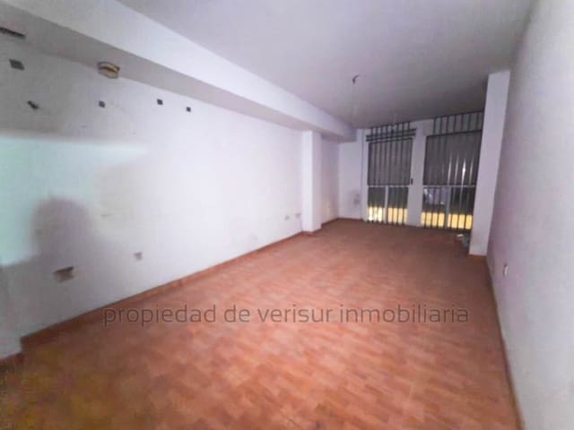 Piso de 2 habitaciones en Lorca en venta - 59.500 € (Ref: 9427587)