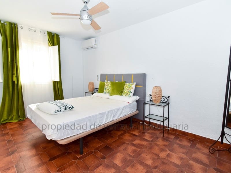 5 sypialnia Willa na sprzedaż w Calarreona z basenem garażem - 370 000 € (Ref: 9427588)