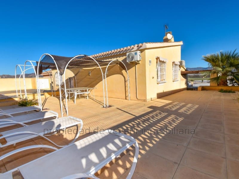 5 sypialnia Willa na sprzedaż w Calarreona z basenem garażem - 370 000 € (Ref: 9427588)