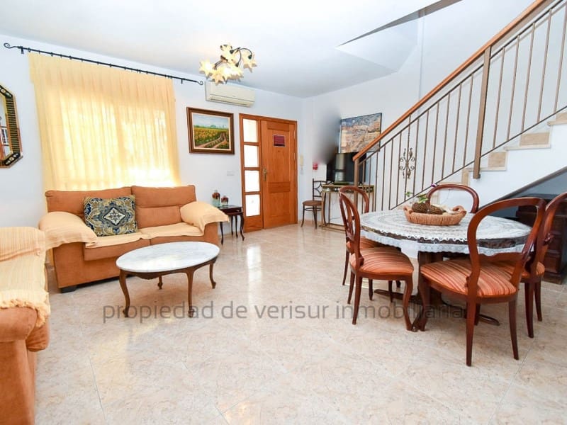 4 slaapkamer Villa te huur in Calabardina met garage - € 1.100 (Ref: 9433503)