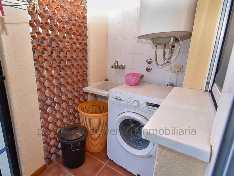 4 slaapkamer Villa te huur in Calabardina met garage - € 1.100 (Ref: 9433503)