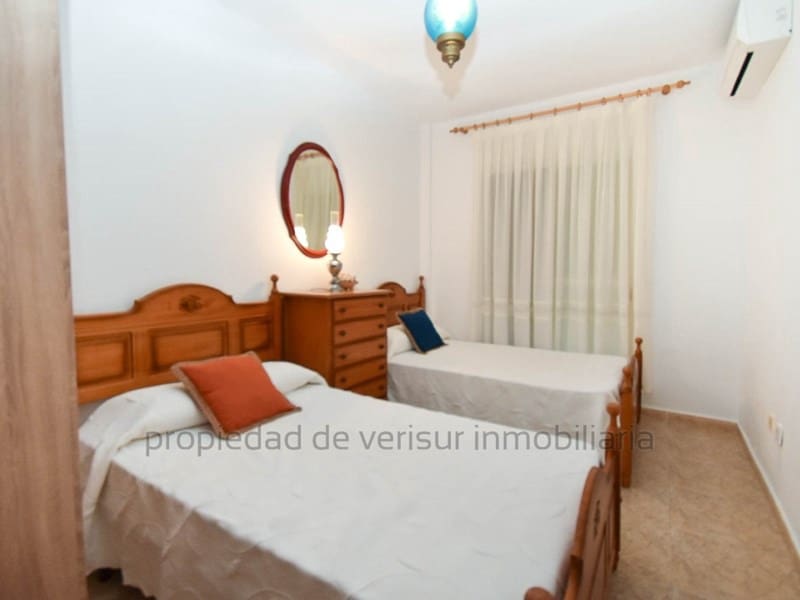 4 slaapkamer Villa te huur in Calabardina met garage - € 1.100 (Ref: 9433503)