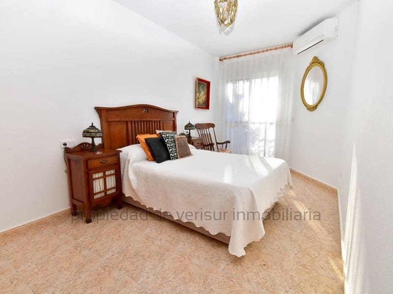 4 slaapkamer Villa te huur in Calabardina met garage - € 1.100 (Ref: 9433503)