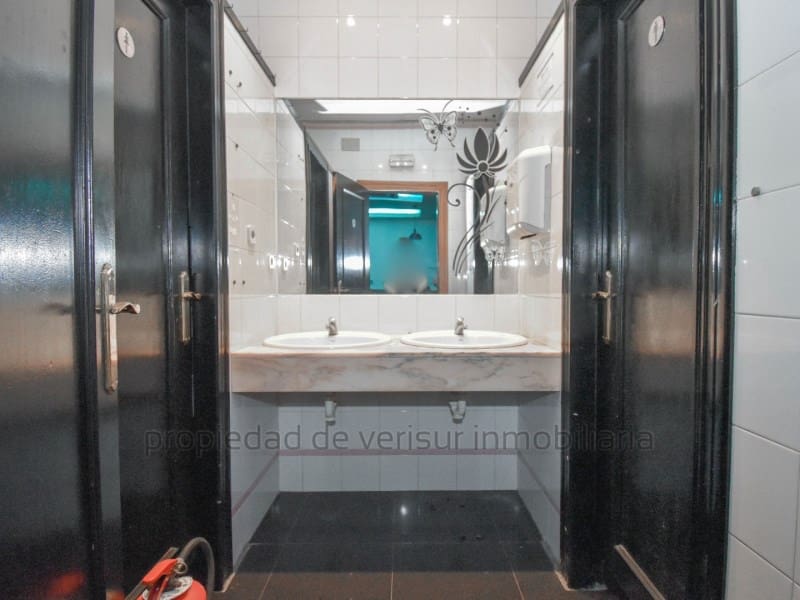 Kommersiell til leie i Aguilas - € 600 (Ref: 9452792)