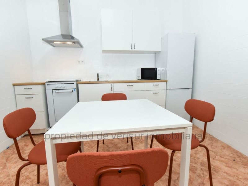 2 bedroom Apartment for rent in Albox - € 700 (Ref: 9506310)